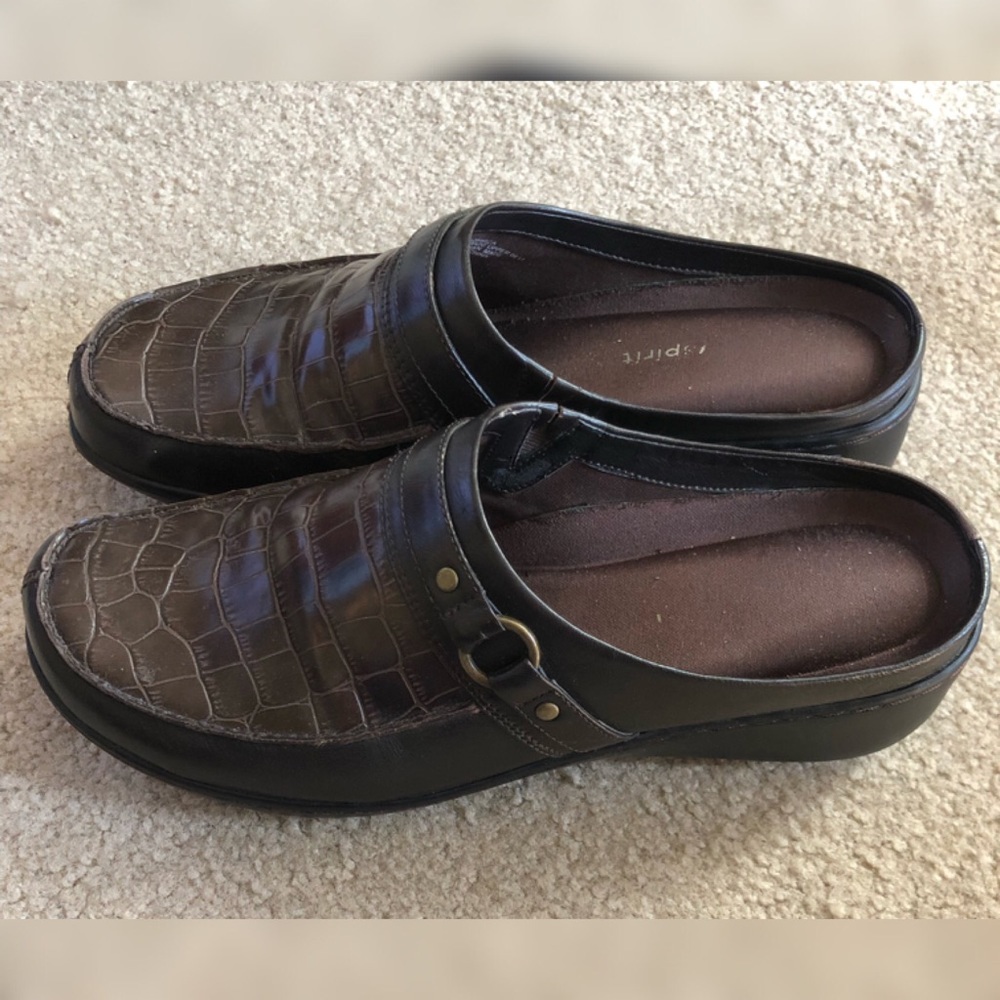 Easy spirit Mules
